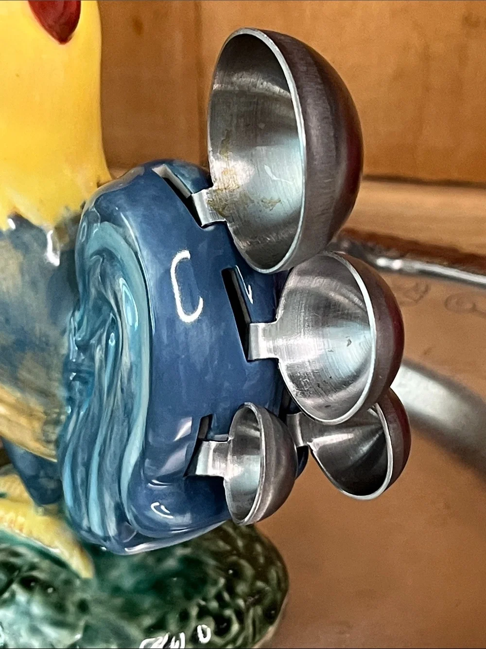 VTG- Cheerfully Colorful Ceramic Rooster Stainless Steel Measuring Spoons Holder